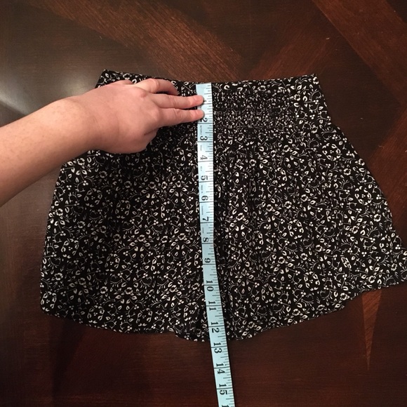 Skirt - Picture 4 of 6